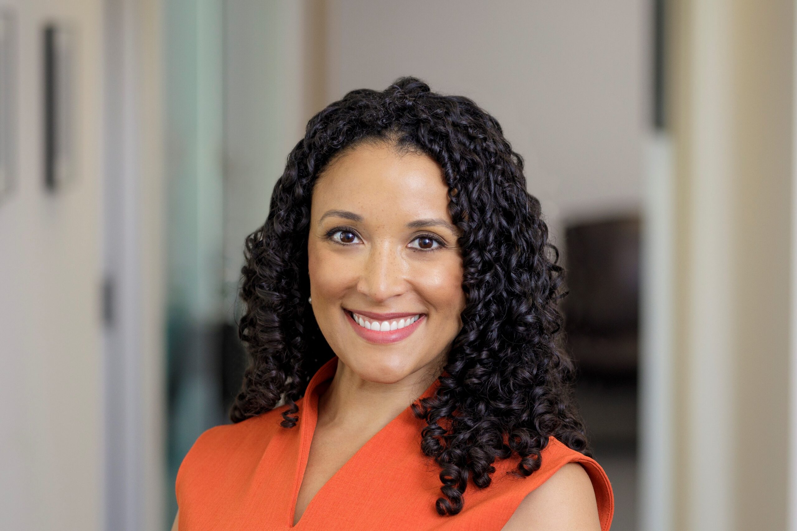 Rachel Robasciotti Headshot